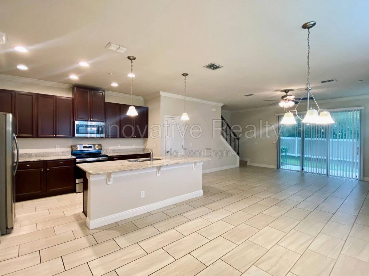 Townhouse for rent at 7640 Aloma Pines Court, Winter Park, FL 32792