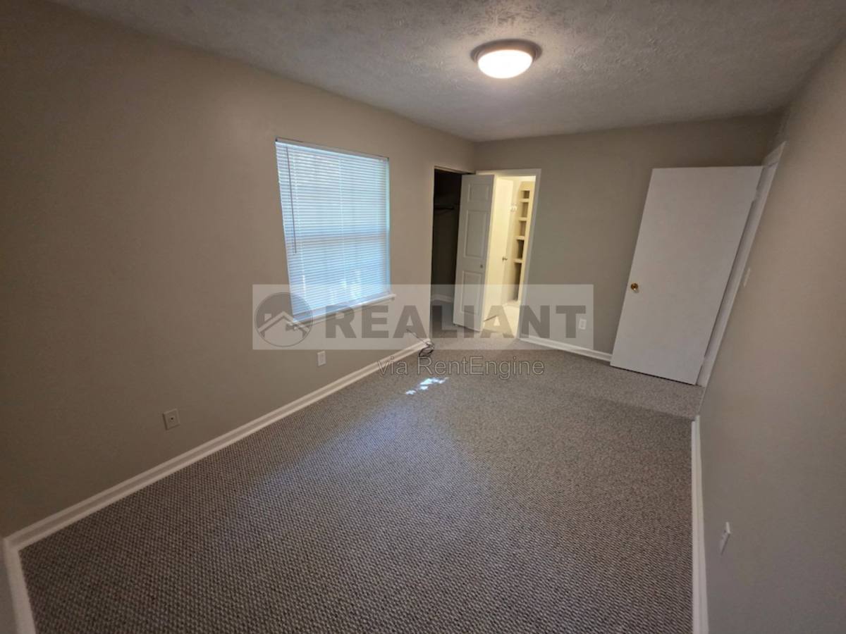 House for rent at 364 E Tiverton Way, Lexington, KY 40517