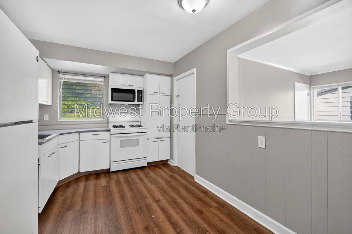 House for rent at 727 Shepley Dr, St. Louis, MO 63137