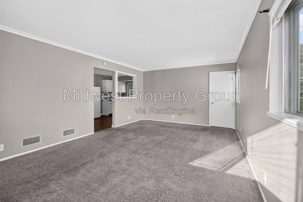 House for rent at 727 Shepley Dr, St. Louis, MO 63137