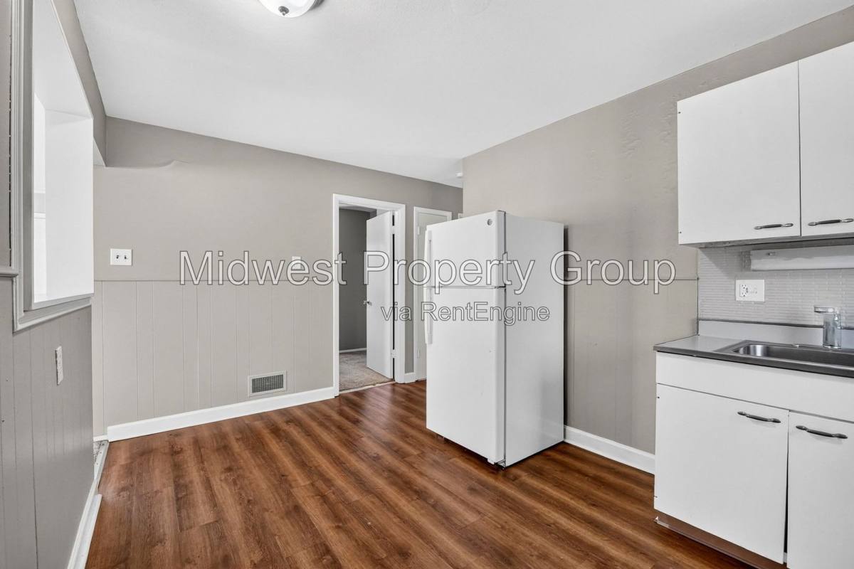 House for rent at 727 Shepley Dr, St. Louis, MO 63137