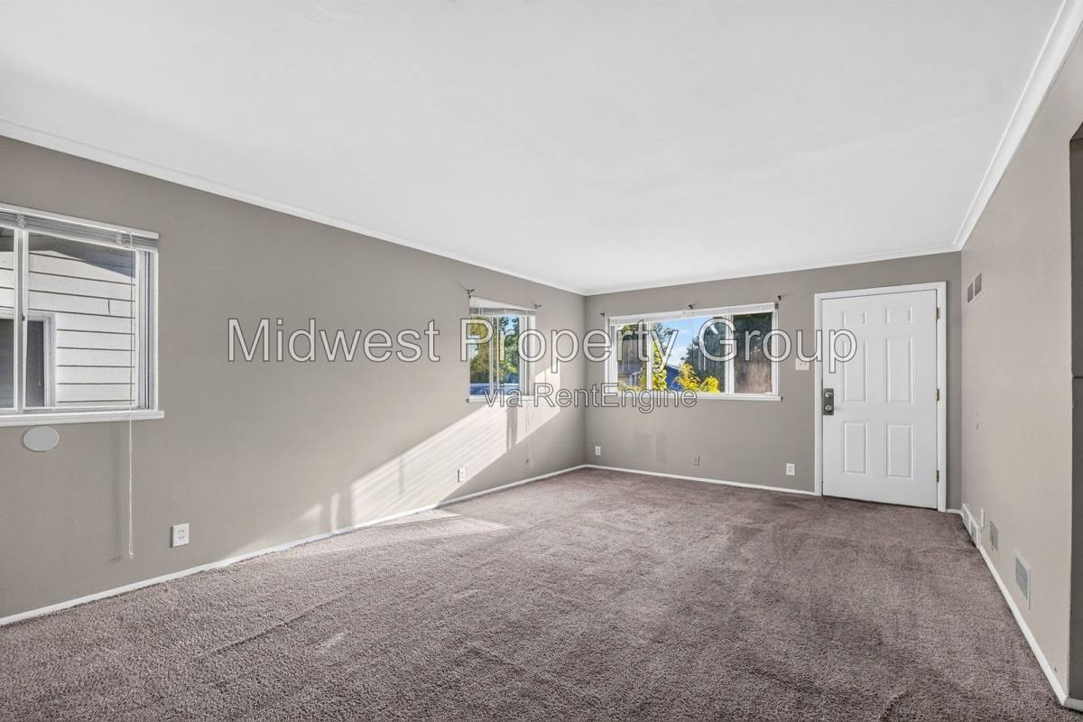 House for rent at 727 Shepley Dr, St. Louis, MO 63137