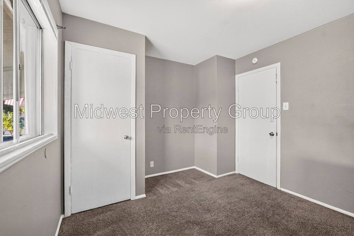 House for rent at 727 Shepley Dr, St. Louis, MO 63137