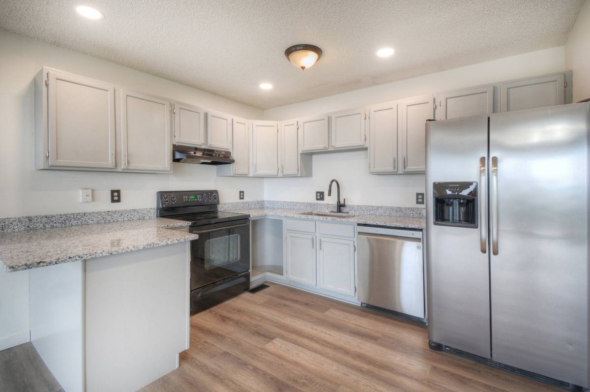 307 Brooke St, Palmer Lake, CO 80133 - Townhouse for Rent - Image 3