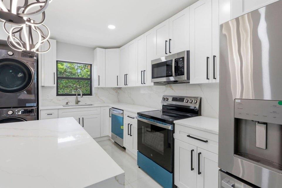 Townhouse for rent at 2975 NE 2nd Ave, Boca Raton, FL 33431