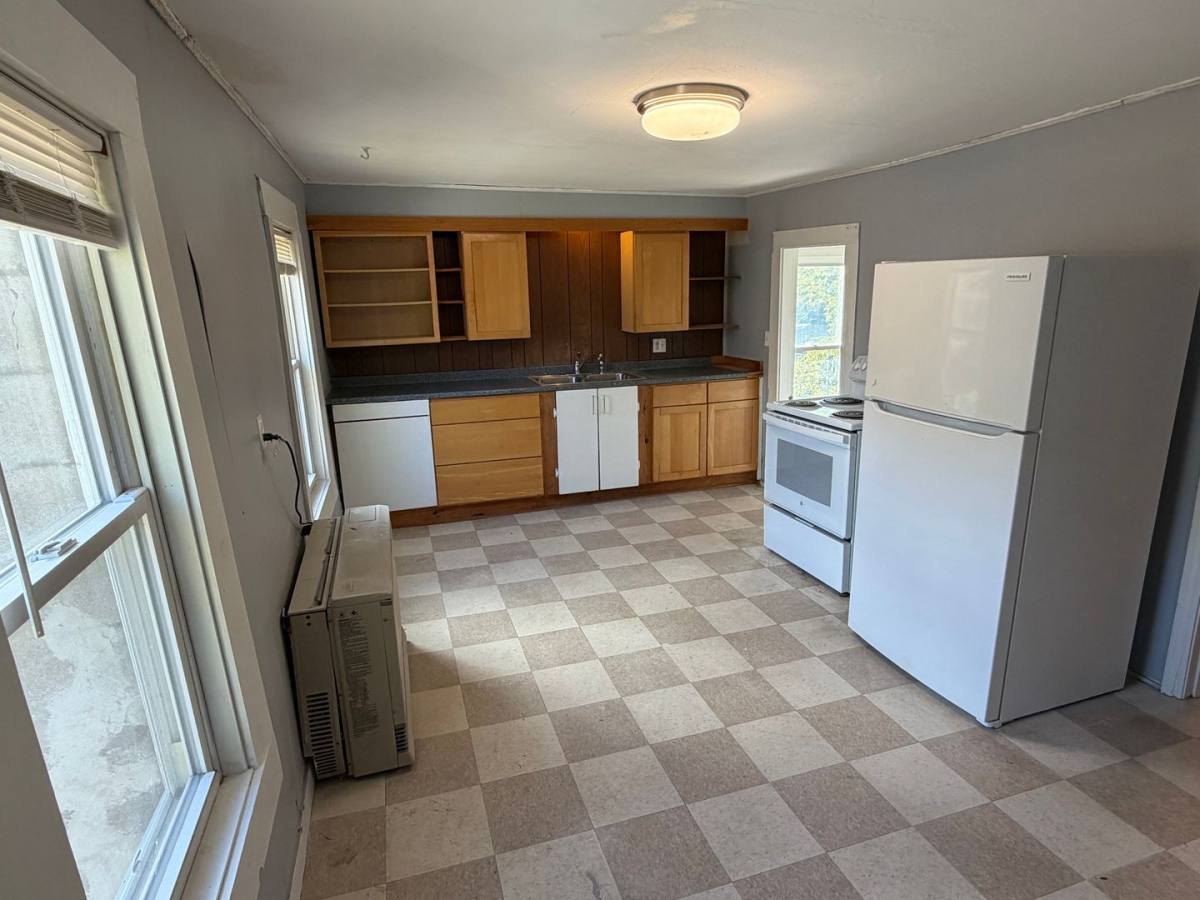 Apartment for rent at 15-27 Mechanic St, Farmington, NH 03835