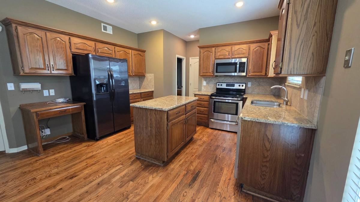 House for rent at 13232 Carter St, Overland Park, KS 66213