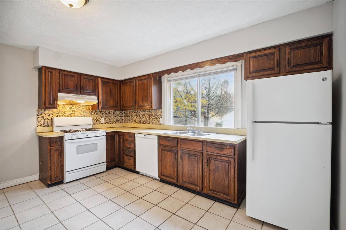 House for rent at 25301 Marsdon Ave, Euclid, OH 44132