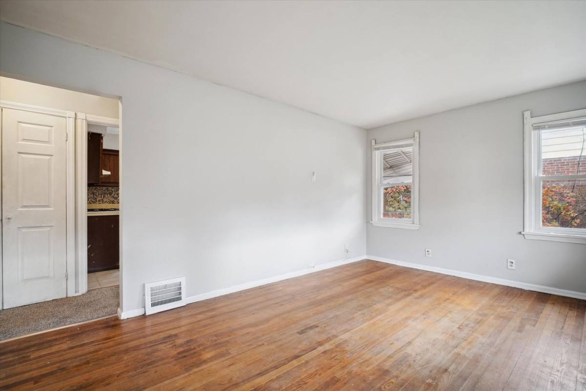 House for rent at 25301 Marsdon Ave, Euclid, OH 44132