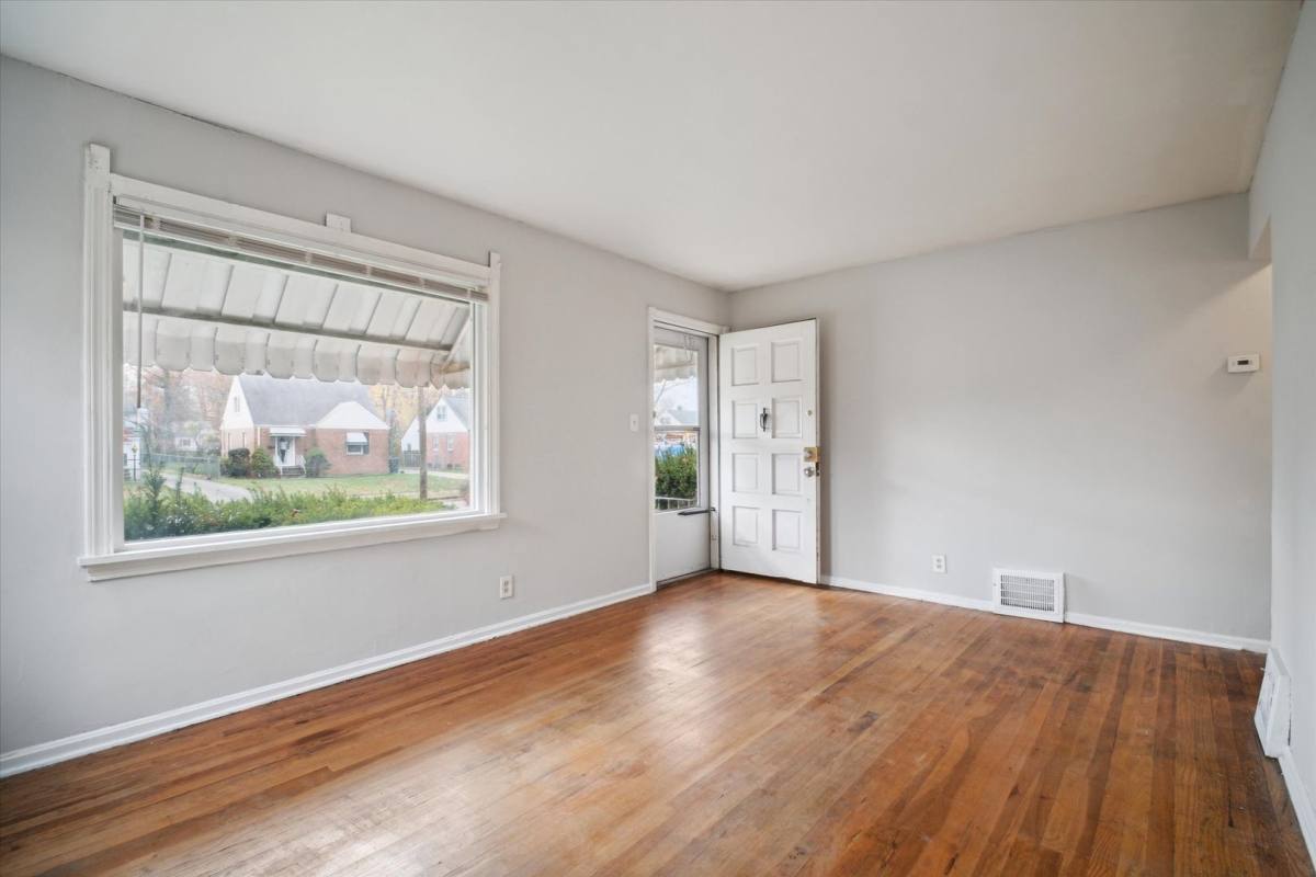 House for rent at 25301 Marsdon Ave, Euclid, OH 44132