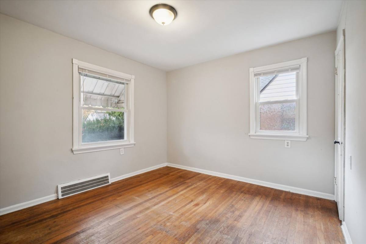 House for rent at 25301 Marsdon Ave, Euclid, OH 44132