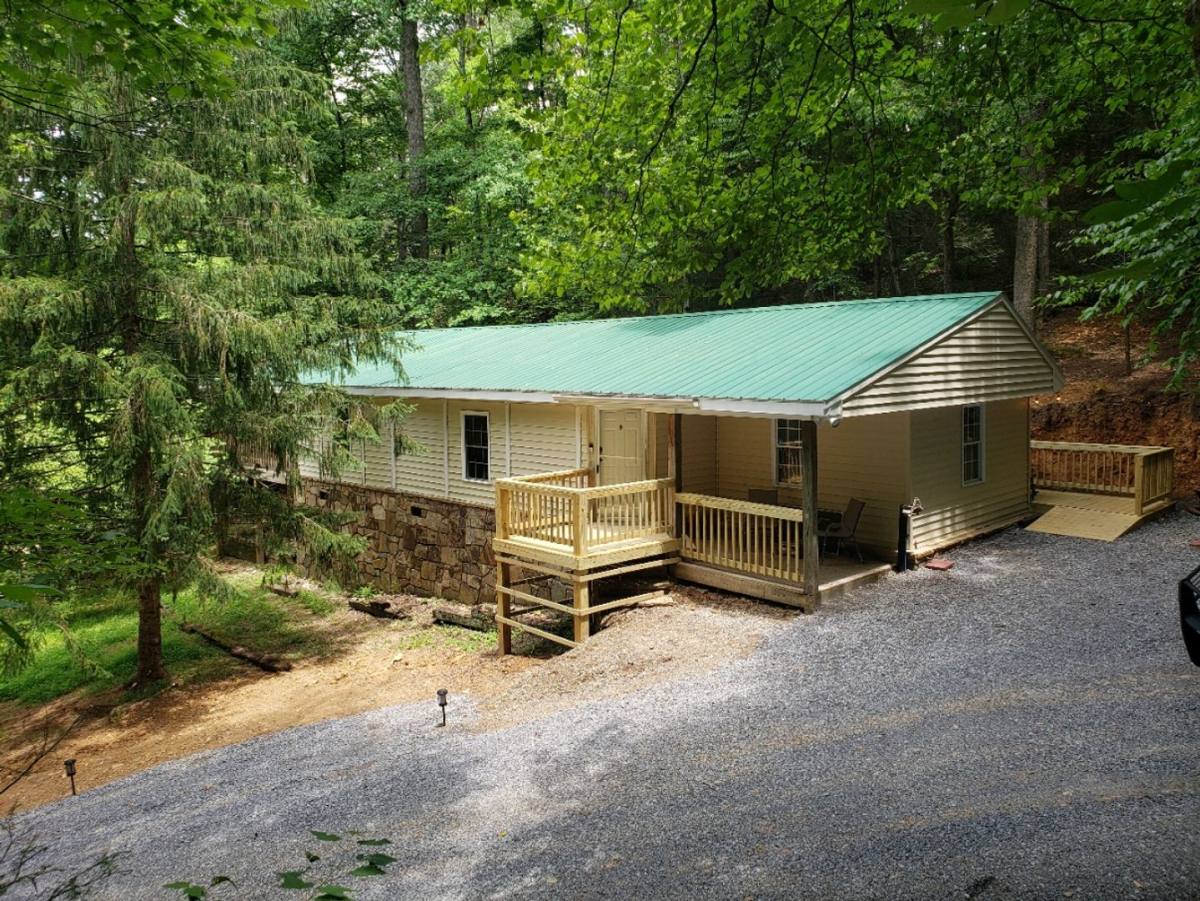 House for rent at 1110 S Spring Hollow Rd, Sevierville, TN 37876