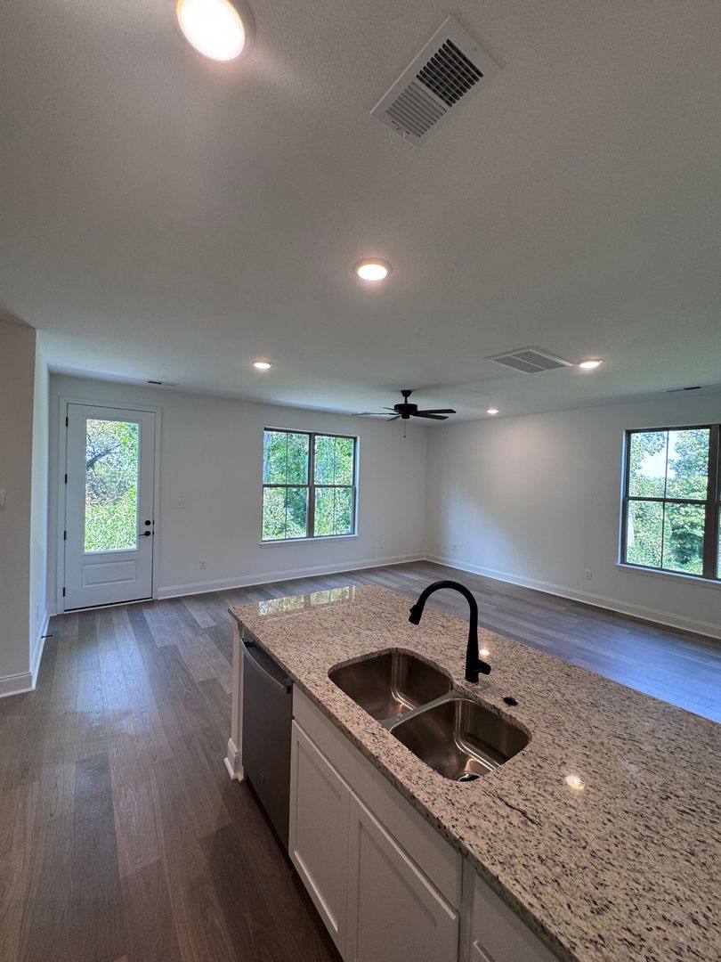 Townhouse for rent at 1827 Bennett Village Dr, Maryville, TN 37804