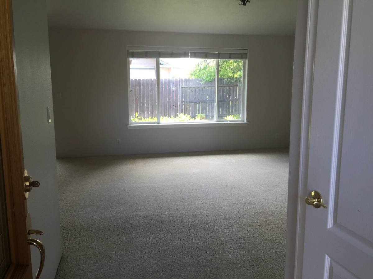 House for rent at 2723 Esther Lane, Grants Pass, OR 97527