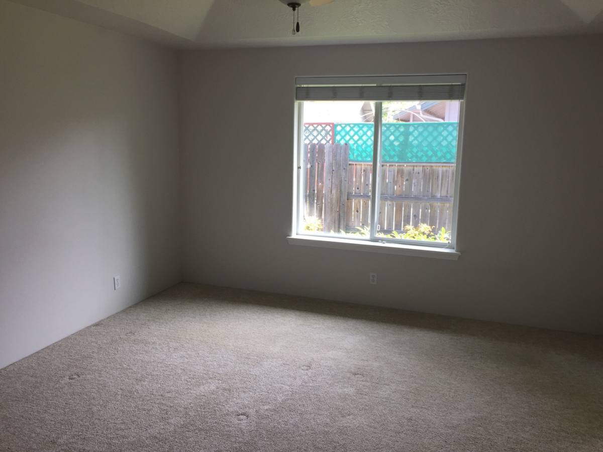 House for rent at 2723 Esther Lane, Grants Pass, OR 97527