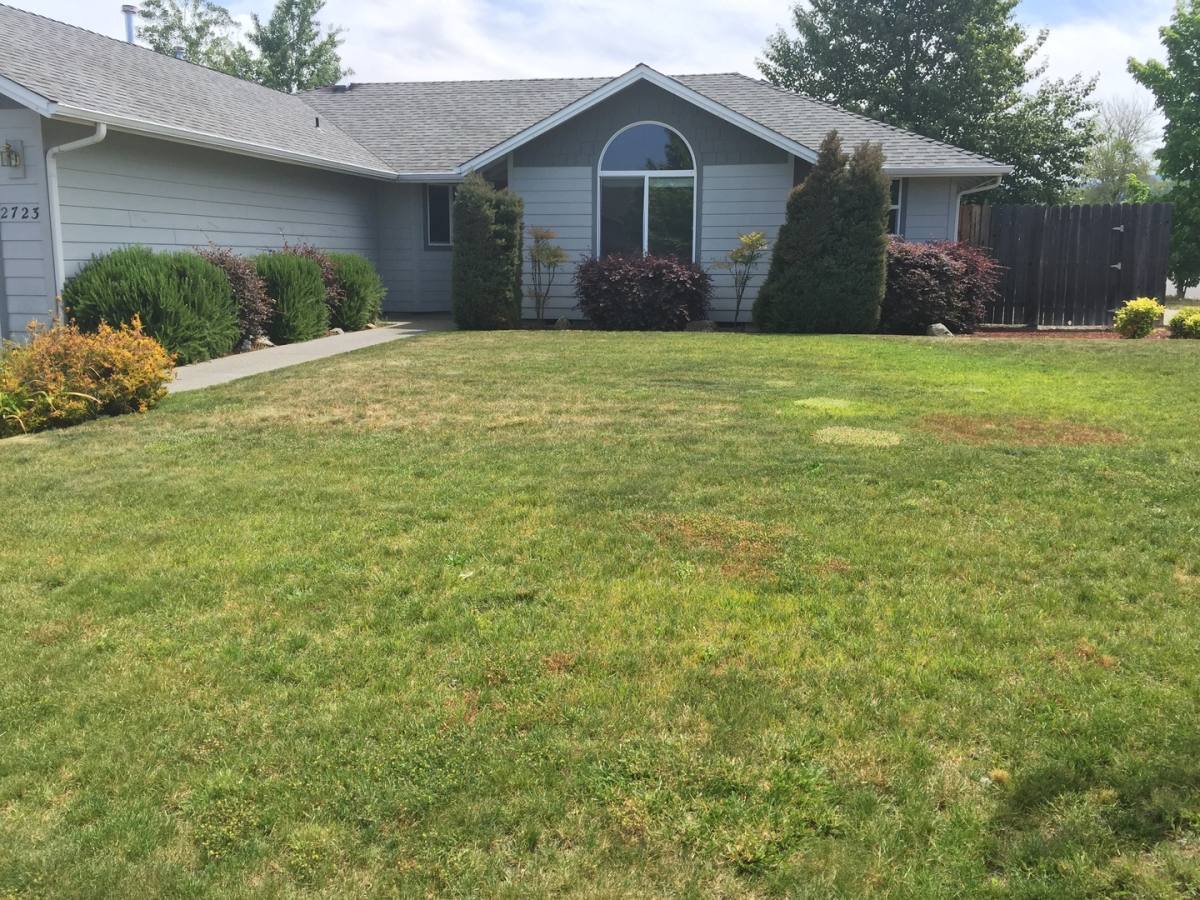 House for rent at 2723 Esther Lane, Grants Pass, OR 97527