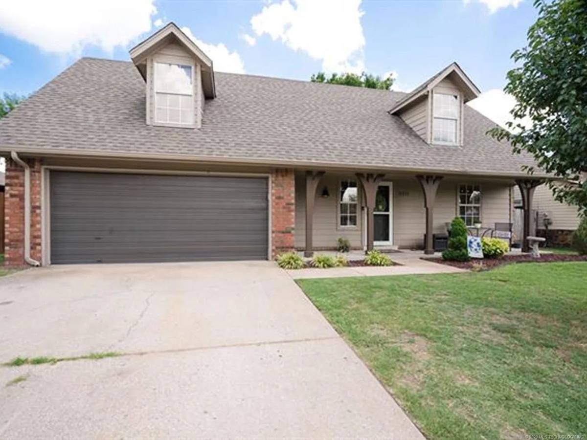 House for rent at 8215 N 121st E Ave, Owasso, OK 74055