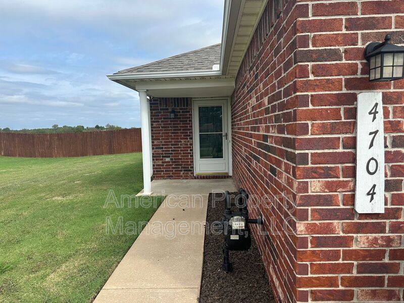 House for rent at 4704 NE Wisconsin St, Sapulpa, OK 74066