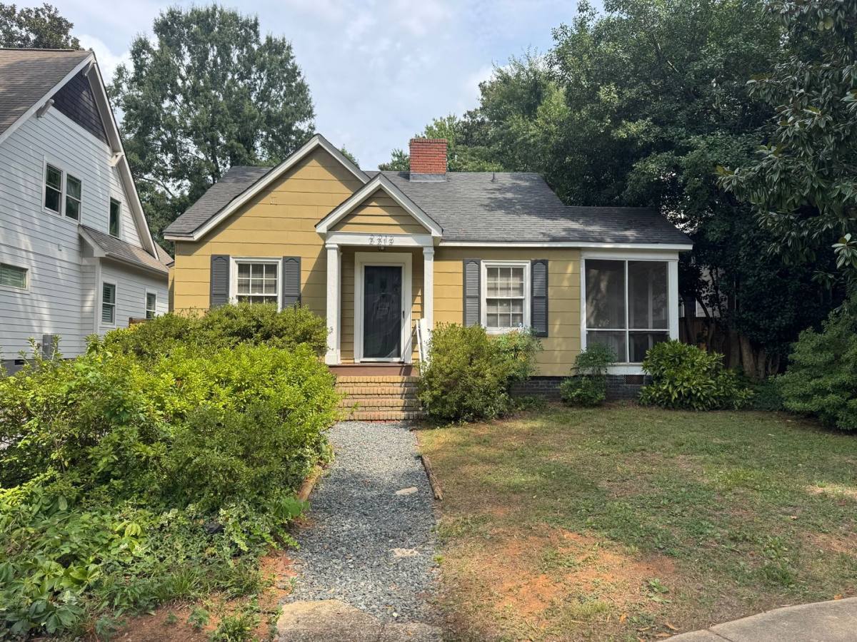 House for rent at 2213 Chesterfield Ave, Charlotte, NC 28205