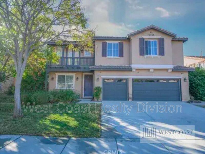 Townhouse for rent at 41018 Crimson Pillar Lane, Lake Elsinore, CA 92532