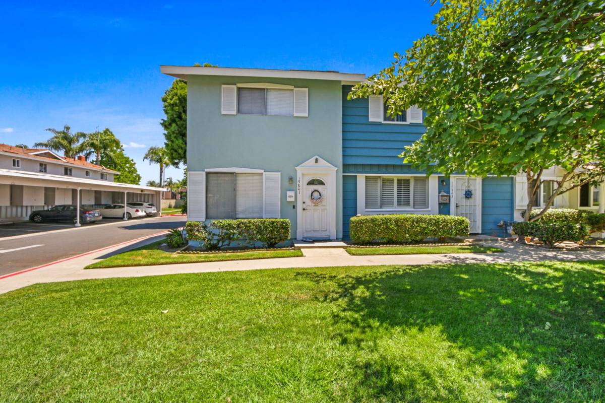 Townhouse for rent at 19841 Berkshire Lane, Huntington Beach, CA 92646