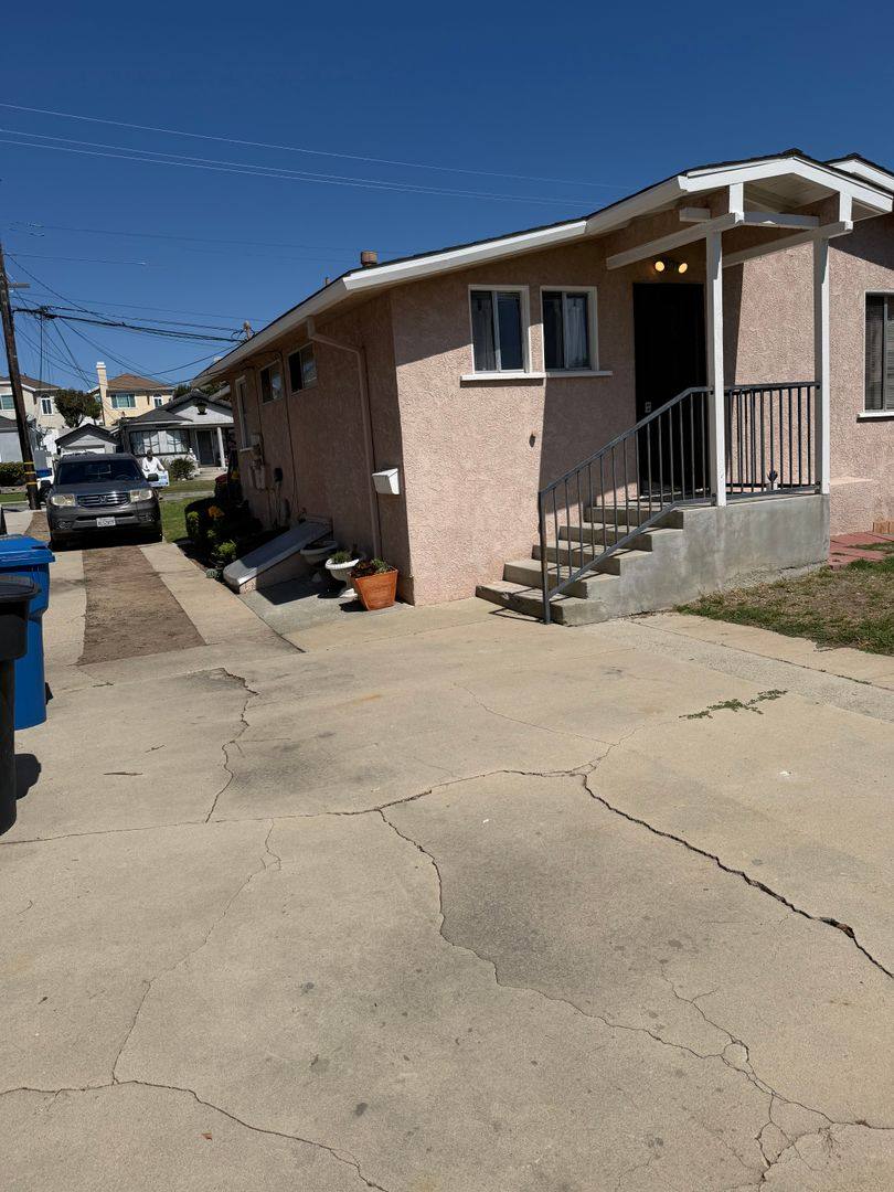 Apartment for rent at 2306-2306 1 2 W, Lomita, CA 90717