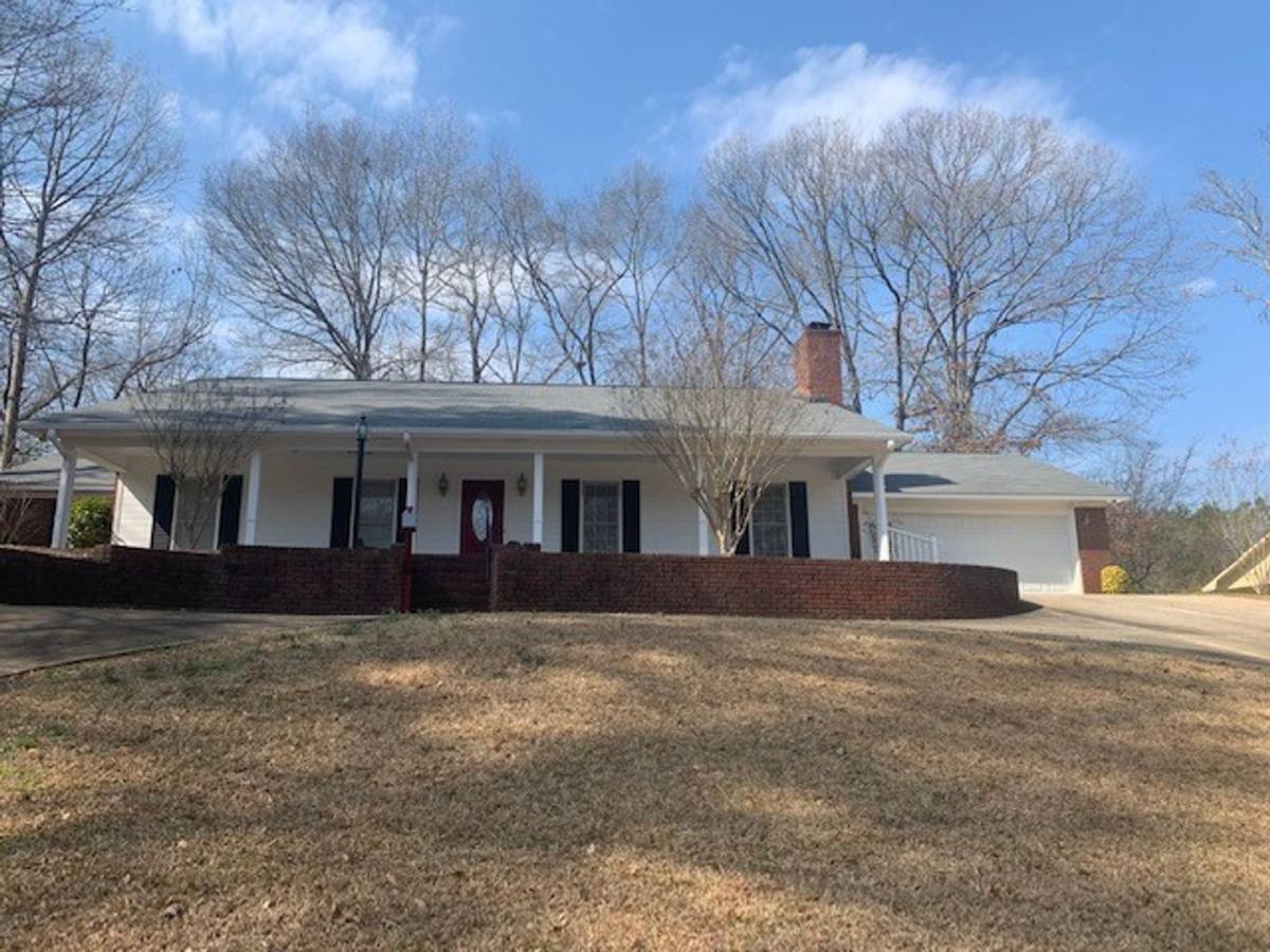 House for rent at 4712 Lakeview Estates Dr, Northport, AL 35476