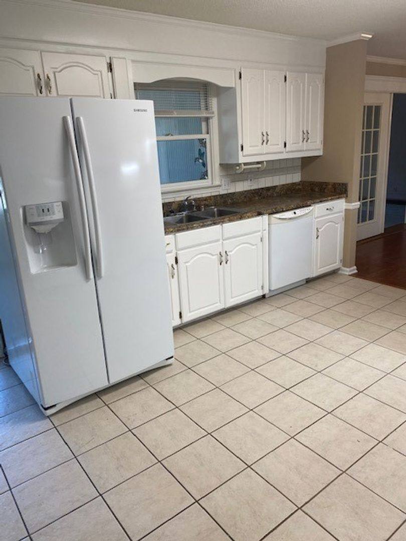 House for rent at 4712 Lakeview Estates Dr, Northport, AL 35476