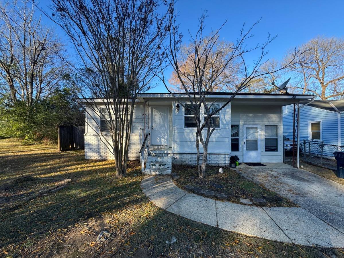 House for rent at 2810 18th Ave, Northport, AL 35476