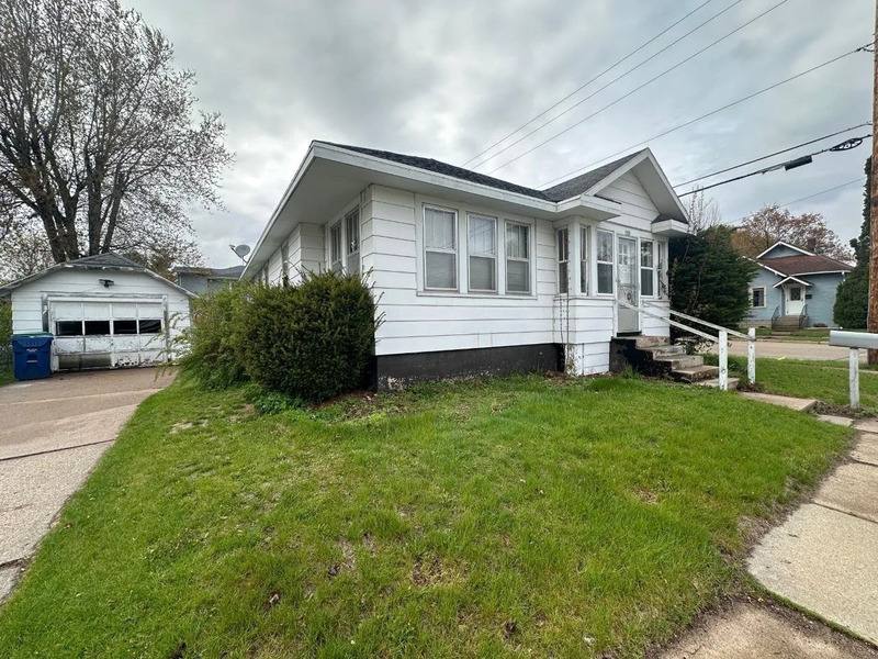 House for rent at 105 Lincoln Ave, Clintonville, WI 54929