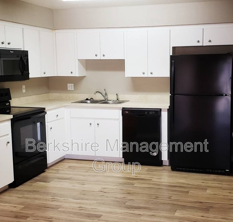 Townhouse for rent at 1122 Pogonia Dr, Lakeland, FL 33811
