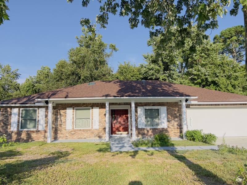 House for rent at 12421 Bears Den Court, Jacksonville, FL 32258