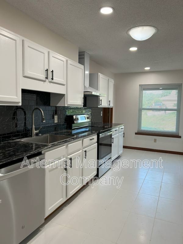 House for rent at 12421 Bears Den Court, Jacksonville, FL 32258