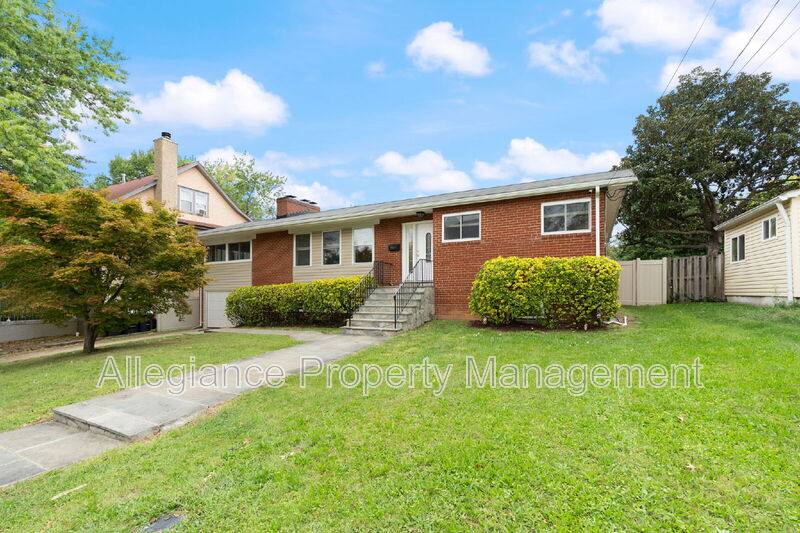 House for rent at 2311 N Dinwiddie St, Arlington, VA 22207