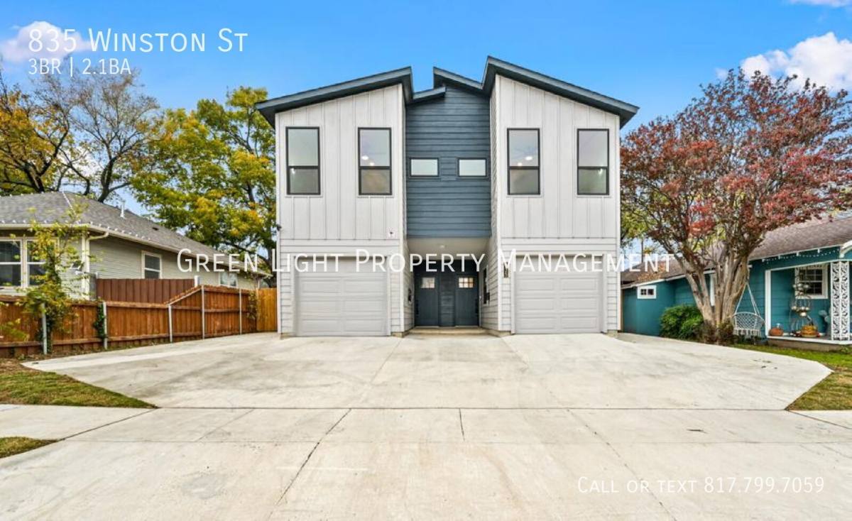 Townhouse for rent at 835 Winston St, Dallas, TX 75208