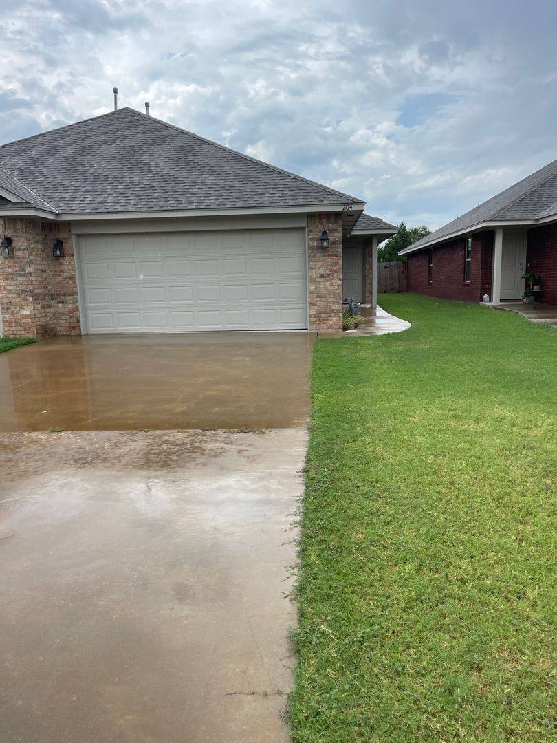 House for rent at 204 Woodbriar Rd, Noble, OK 73068