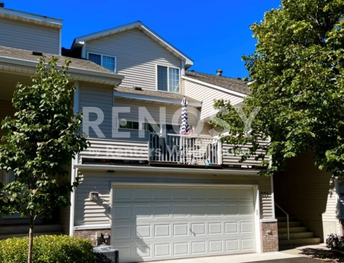 Townhouse for rent at 971 Santa Vera Dr, Chanhassen, MN 55317