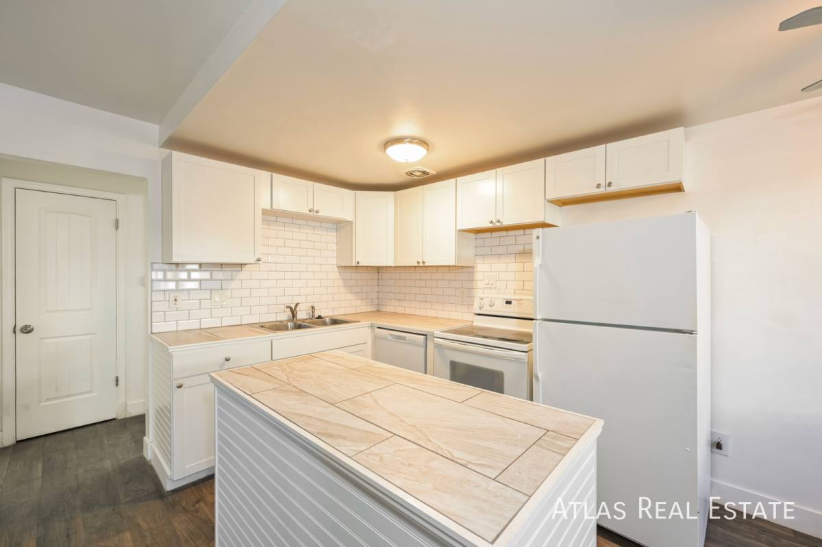 Apartment for rent at 122 W Ida Ave #2, Littleton, CO 80120