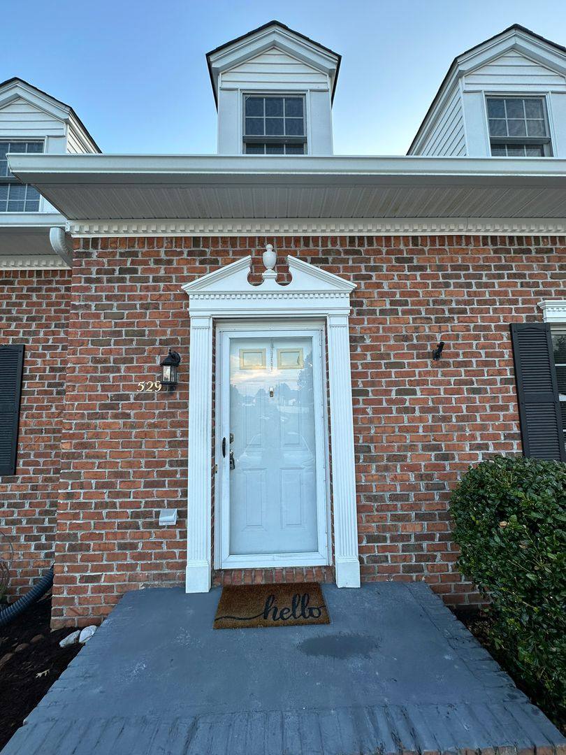 Townhouse for rent at 529 Hickory Rd, Bristol, TN 37620