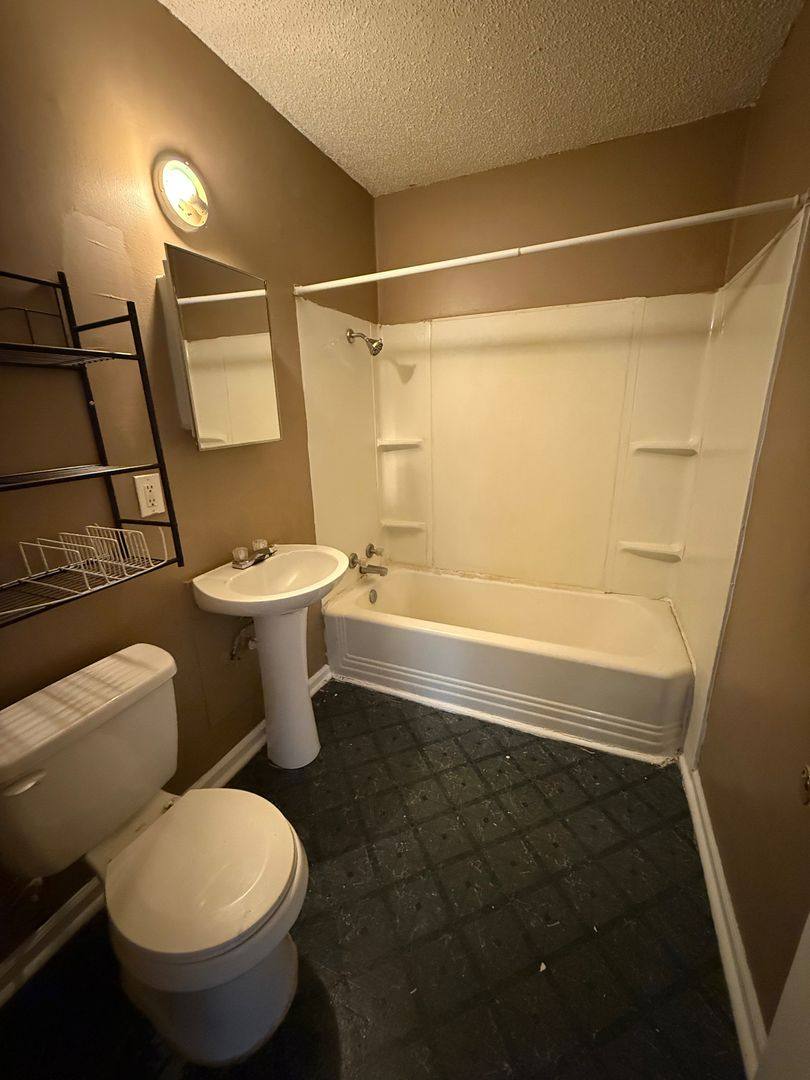Apartment for rent at 855 S Beverly #1, Wichita, KS 67218