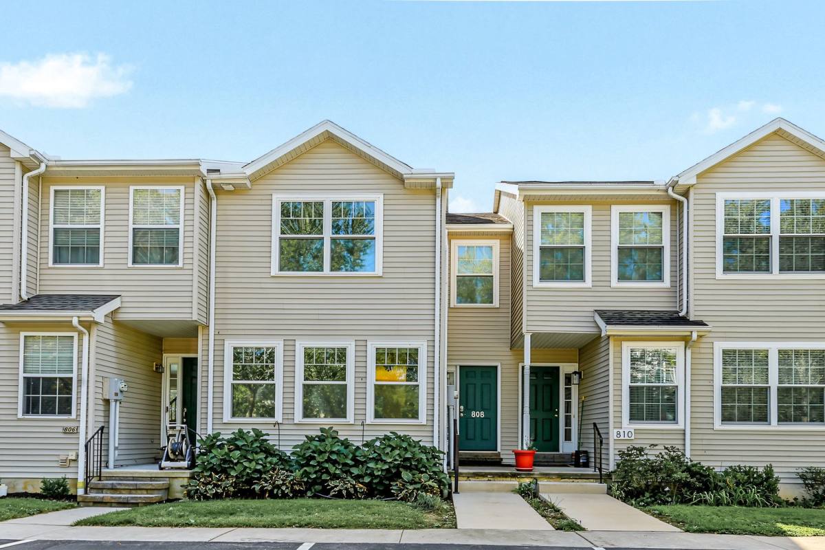 Townhouse for rent at 808 Yorkview Dr, Mechanicsburg, PA 17055