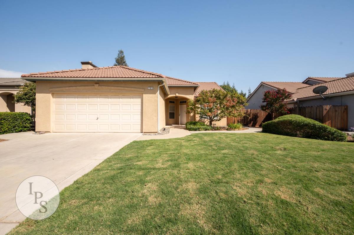 House for rent at 753 Applegate Ave, Clovis, CA 93611