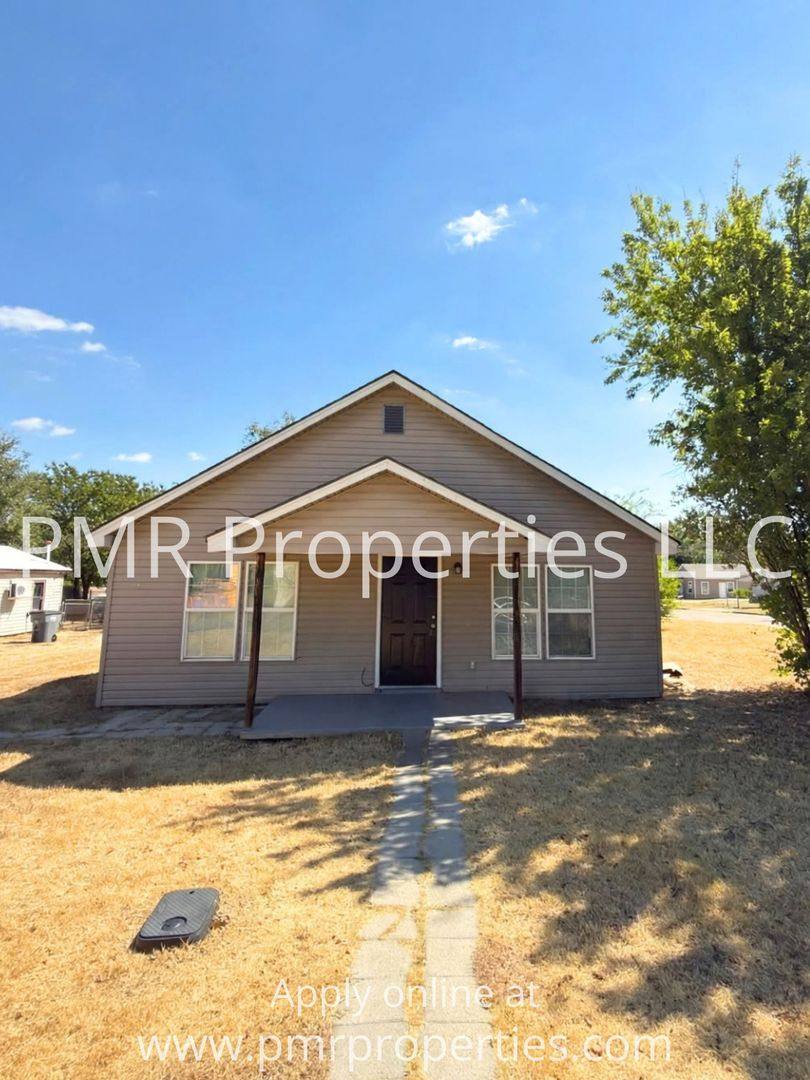 1512 SW 8th Ave, Lawton, OK 73501
