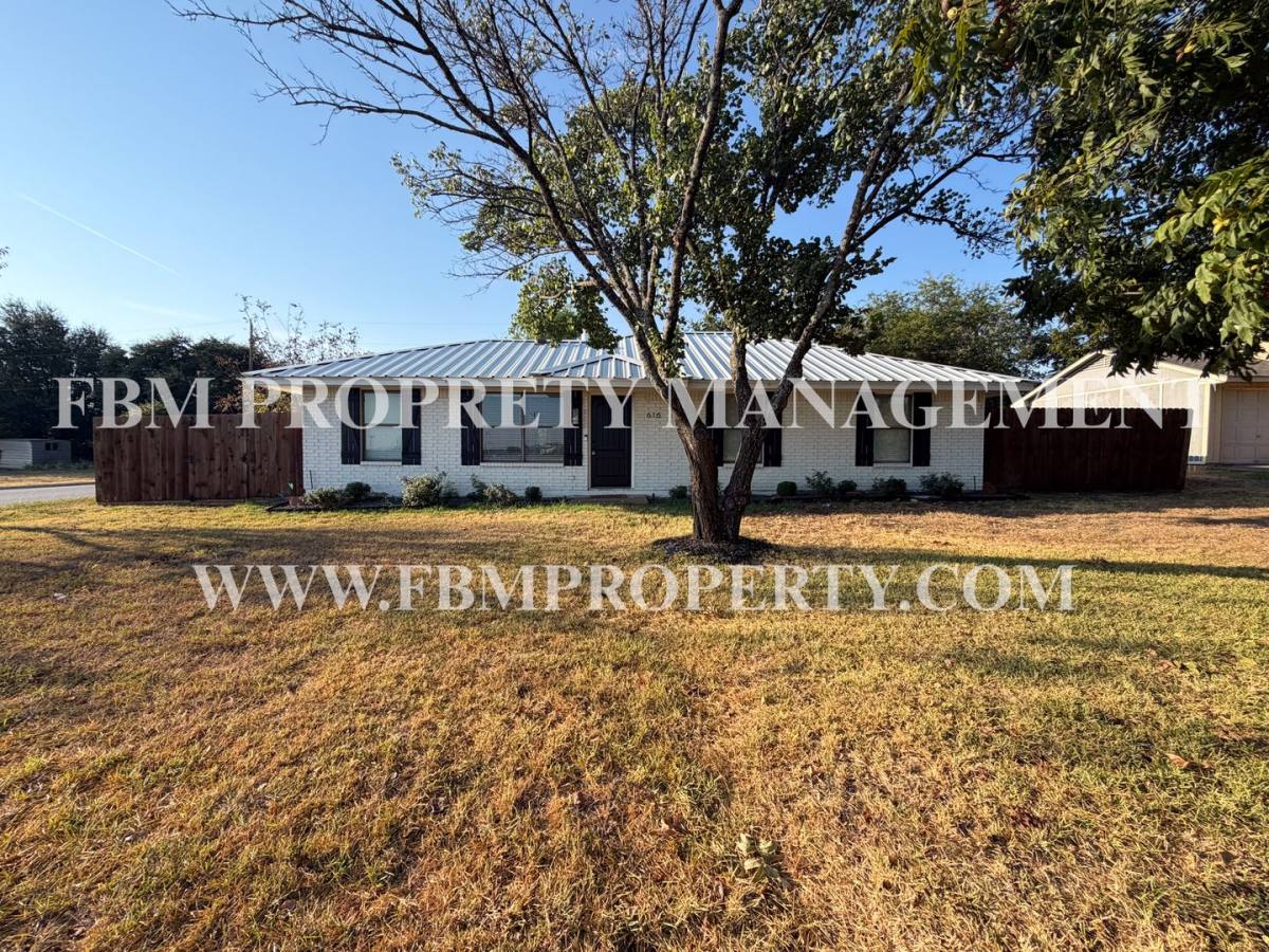 House for rent at 616 E Ave, Midlothian, TX 76065