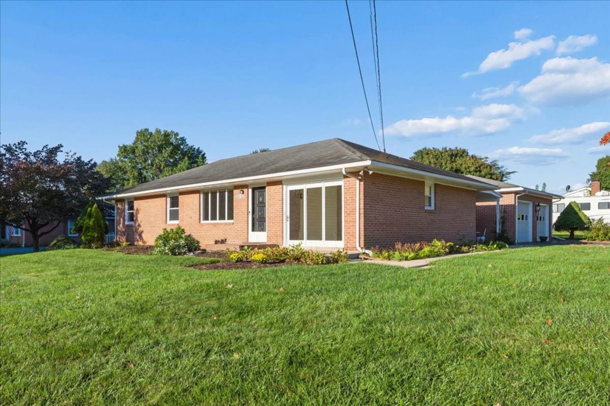 House for rent at 22157 Holiday Dr, Smithsburg, MD 21783