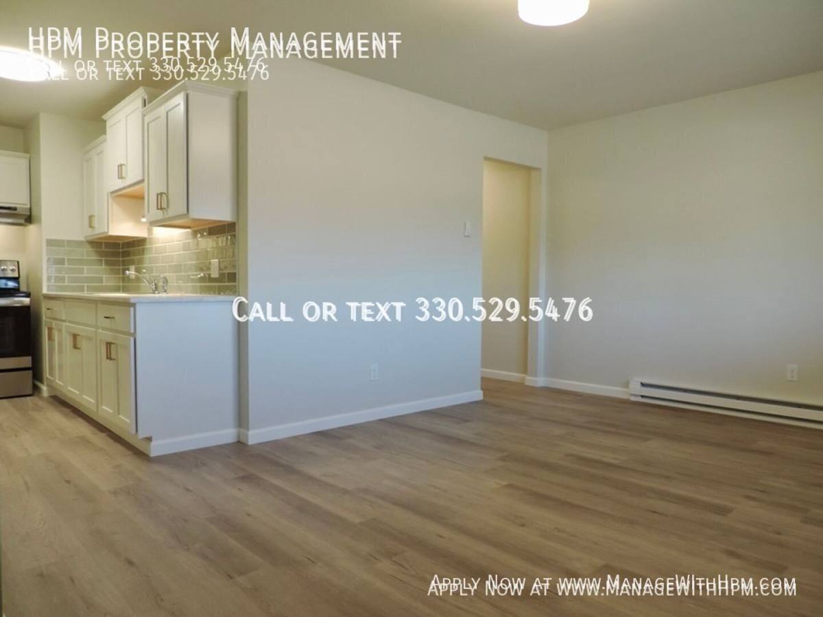 Apartment for rent at 1015 Howe Ave #18, Cuyahoga Falls, OH 44221