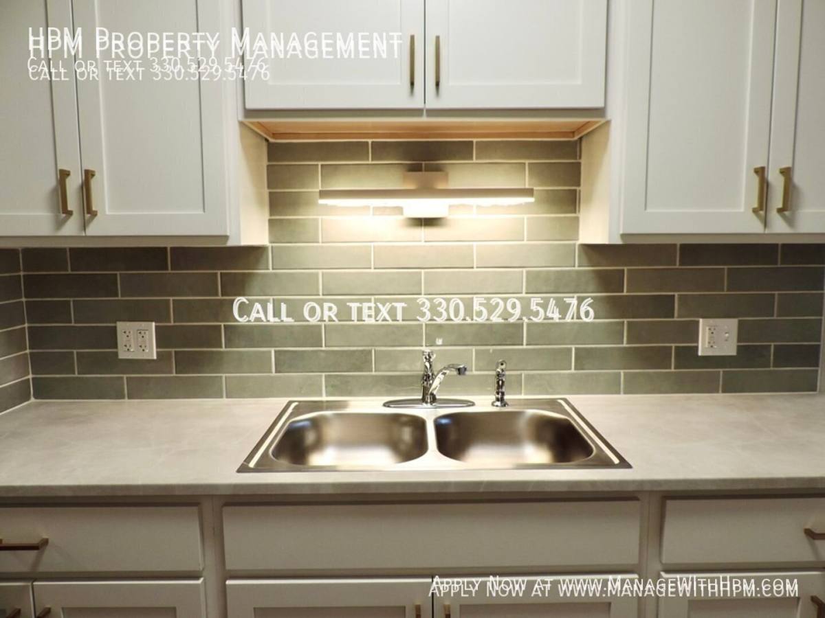 Apartment for rent at 1015 Howe Ave #18, Cuyahoga Falls, OH 44221