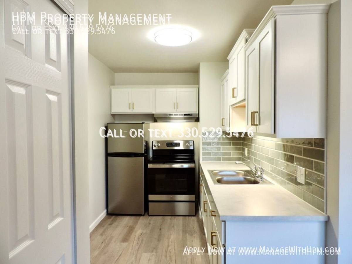 Apartment for rent at 1015 Howe Ave #18, Cuyahoga Falls, OH 44221