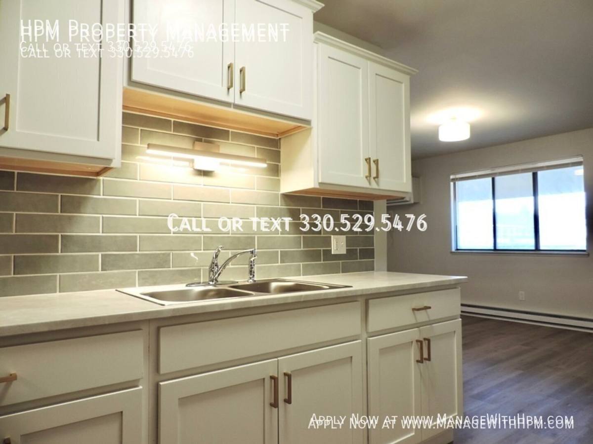 Apartment for rent at 1015 Howe Ave #18, Cuyahoga Falls, OH 44221