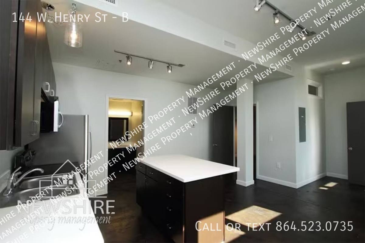 Apartment for rent at 144 W Henry St #B, Spartanburg, SC 29306